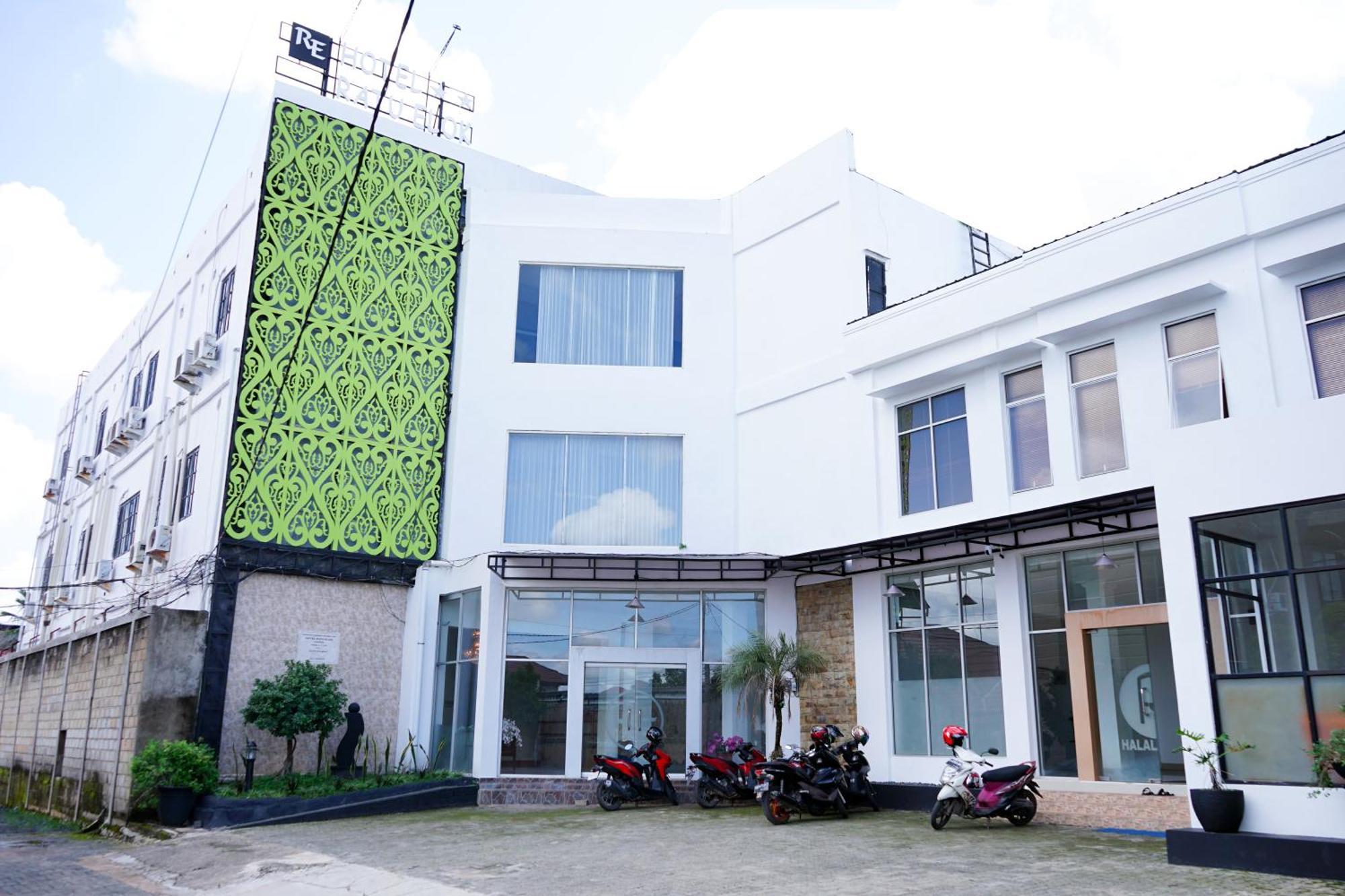 Urbanview Hotel Ratu Elok Syariah Banjarbaru By Reddoorz Martapura  ภายนอก รูปภาพ